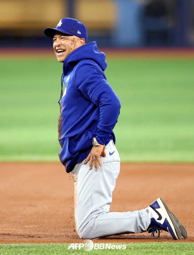 '파격' LAD 로버츠 감독 깜짝 발언 "LA 올림픽 감독, 나보다 적합한 사람 없다!"