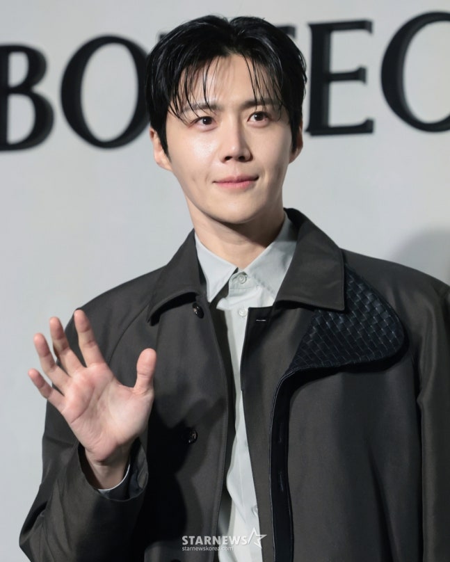 김선호, 탈세 해명하려다 횡령 자백한 꼴? 판타지오의 자충수 [스타이슈]