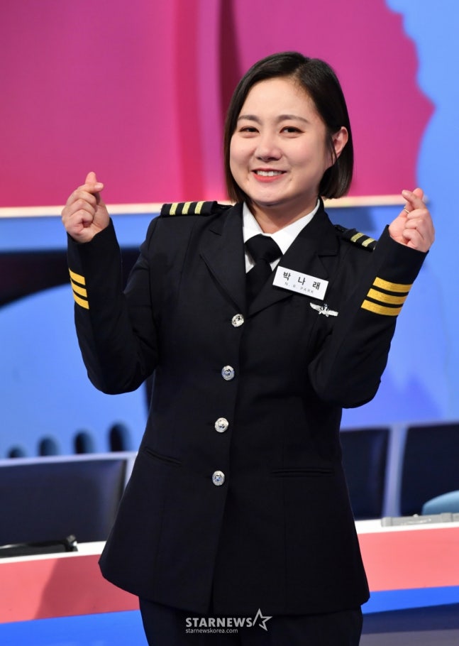 '대상' 박나래, 이토록 초라한 데뷔 20주년..경찰 포토라인 '굴욕 직면' [스타이슈]