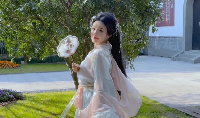 견미리 딸들 화제의 근황..이다인 '둘째 임신', 언니 이유비? 中왕홍 변신 [스타이슈]