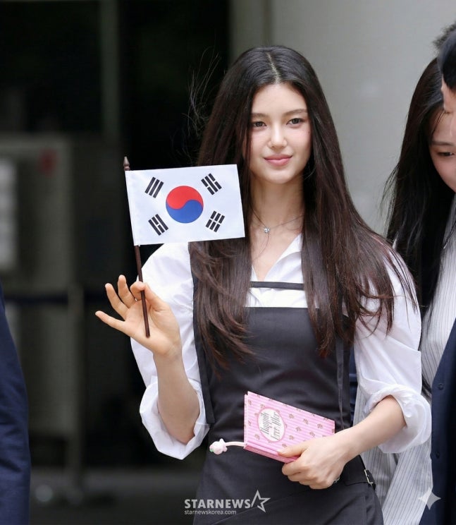 "삼일절 日 도쿄 한복판서 '태극기' 흔들었다"..'뉴진스 퇴출' 다니엘, 팬들 놀란 근황 [스타이슈]