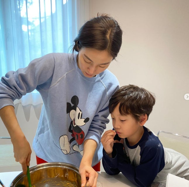'이휘재♥' 문정원, SNS 컴백..훌쩍 큰 쌍둥이 "여전히 너무 예뻐" [스타이슈]