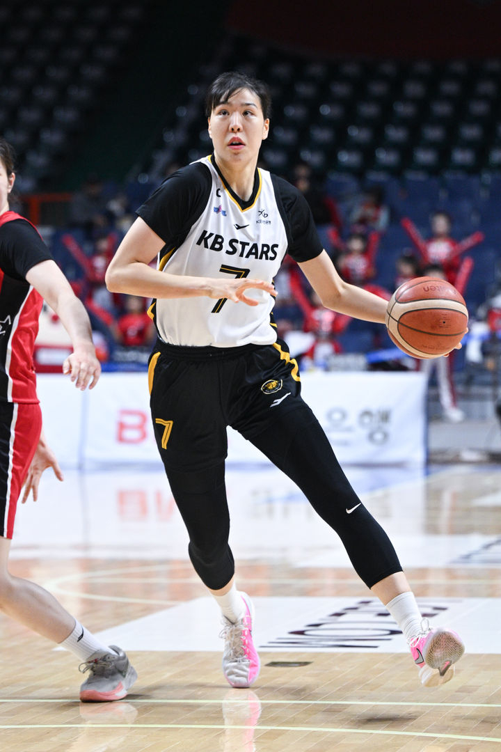 KB Stars Thắng Áp Đảo, Đăng Quang Vô Địch WKBL: Bài Học Về Sự Kết Hợp Hoàn Hảo