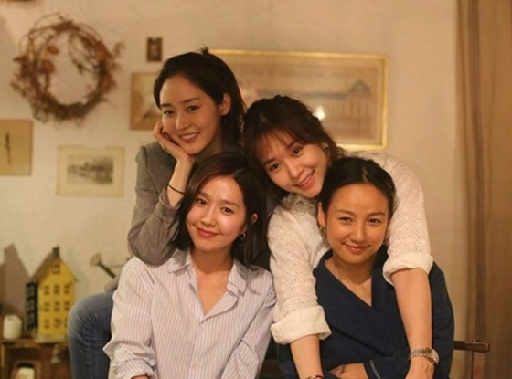 이효리 부친상에 핑클 멤버 다 모였다..사진 인증한 옥주현 "슬픔도 함께" [스타이슈]