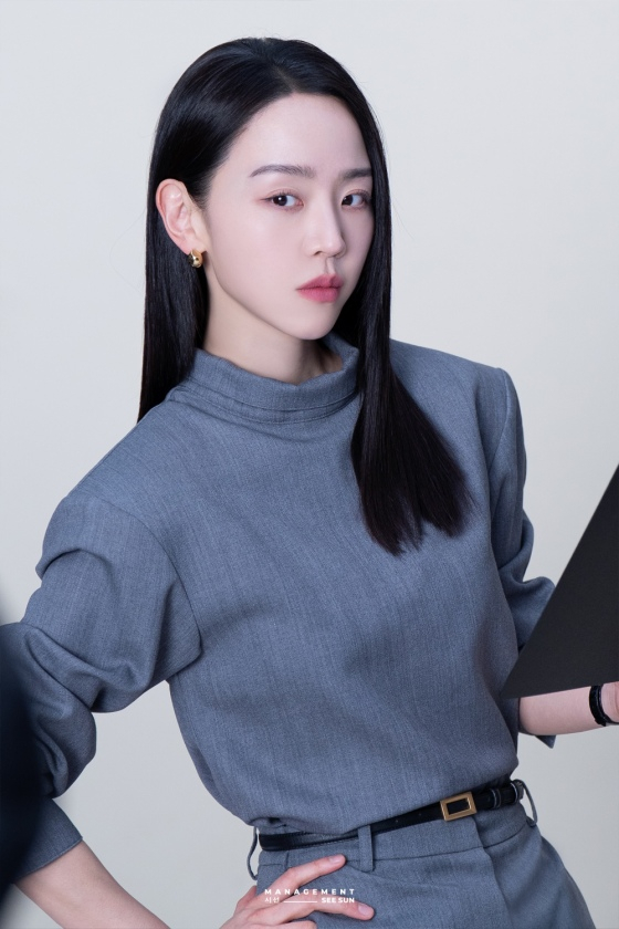 申惠善主演tvN《秘戀稽核中》展現職場稽核室長魅力與真摯浪漫