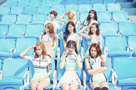 '샤샤샤'로 韓 홀렸다..트와이스, '치얼 업' 신드롬 [최혜진의 라떼]