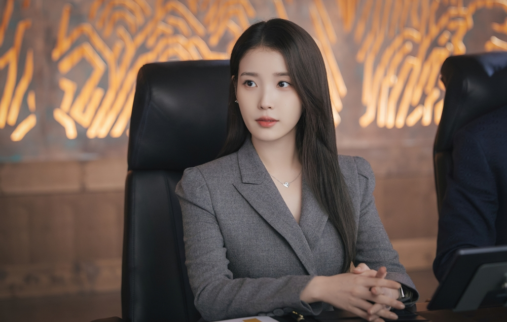 '이혼 선언' 아이유 , ♥변우석 위해 세상과 전면전[21세기 대군부인]