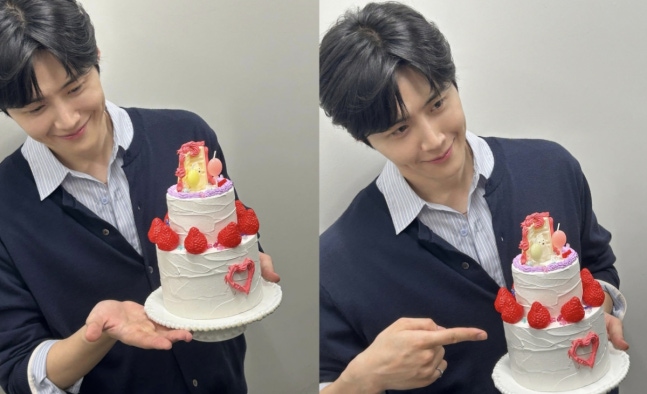 일본에서 생일을 보낸 보조개 왕자님