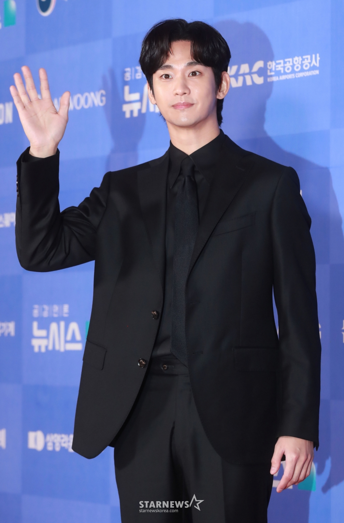 이준석, '미성년 교제 허위' 김수현 복귀 응원 "박수 항상 준비해둘 것...
