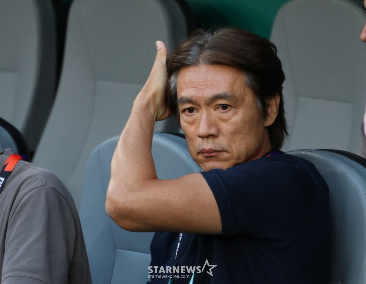 '<b>남아공전 충격패</b>' 홍명보 "결과는 감독인 저의 책임"