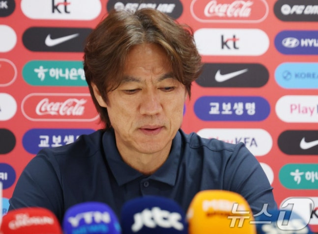 "홍명보 사퇴에도 '韓 분노' 가라앉을 기미 안 보여" 일본 매체들 조명