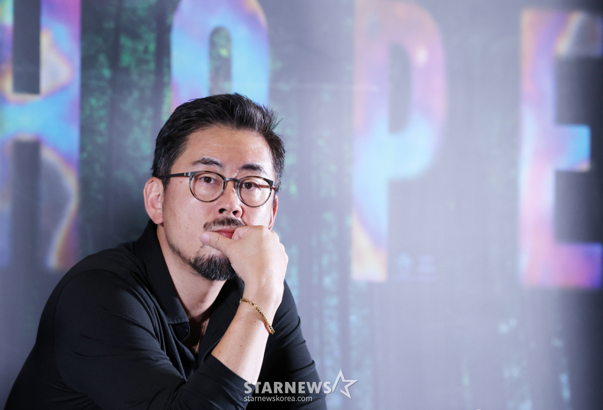 영화 '<b>호프</b>'의 <b>나홍진</b> 감독[포토]
