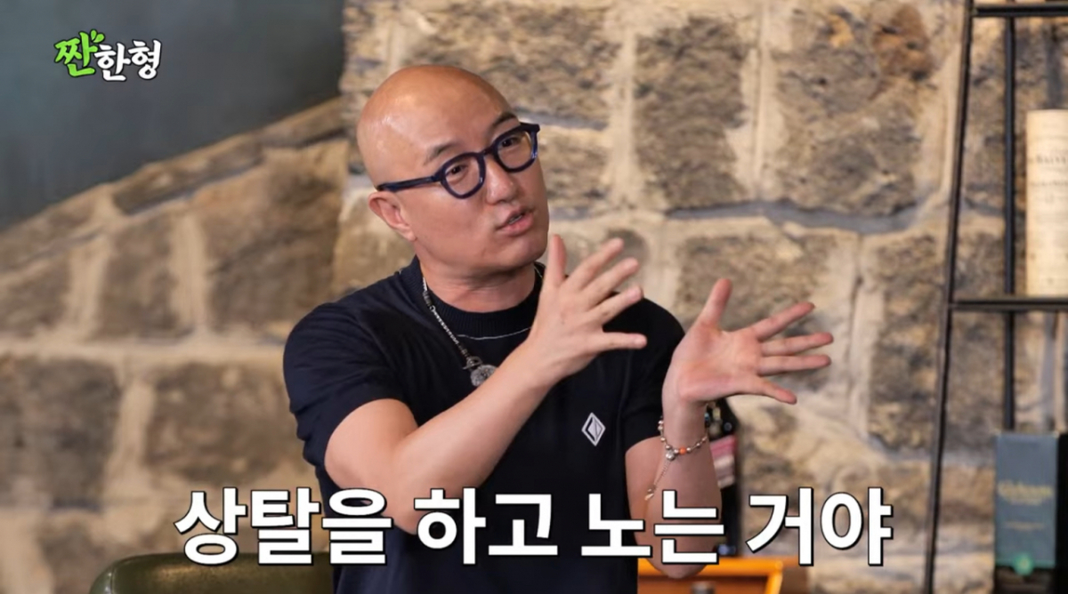 <b>홍석천</b> "이태원 게이클럽서 상의 탈의, 20대와 춤추며 스트레스 풀어" [...