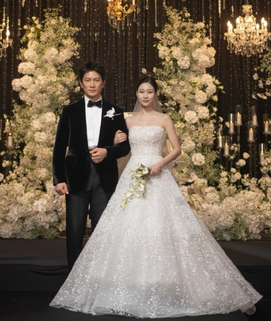 지성·하윤경, 오늘(11일) '<b>아파트</b>'서 결혼.."100억 향한 본격 레이스"