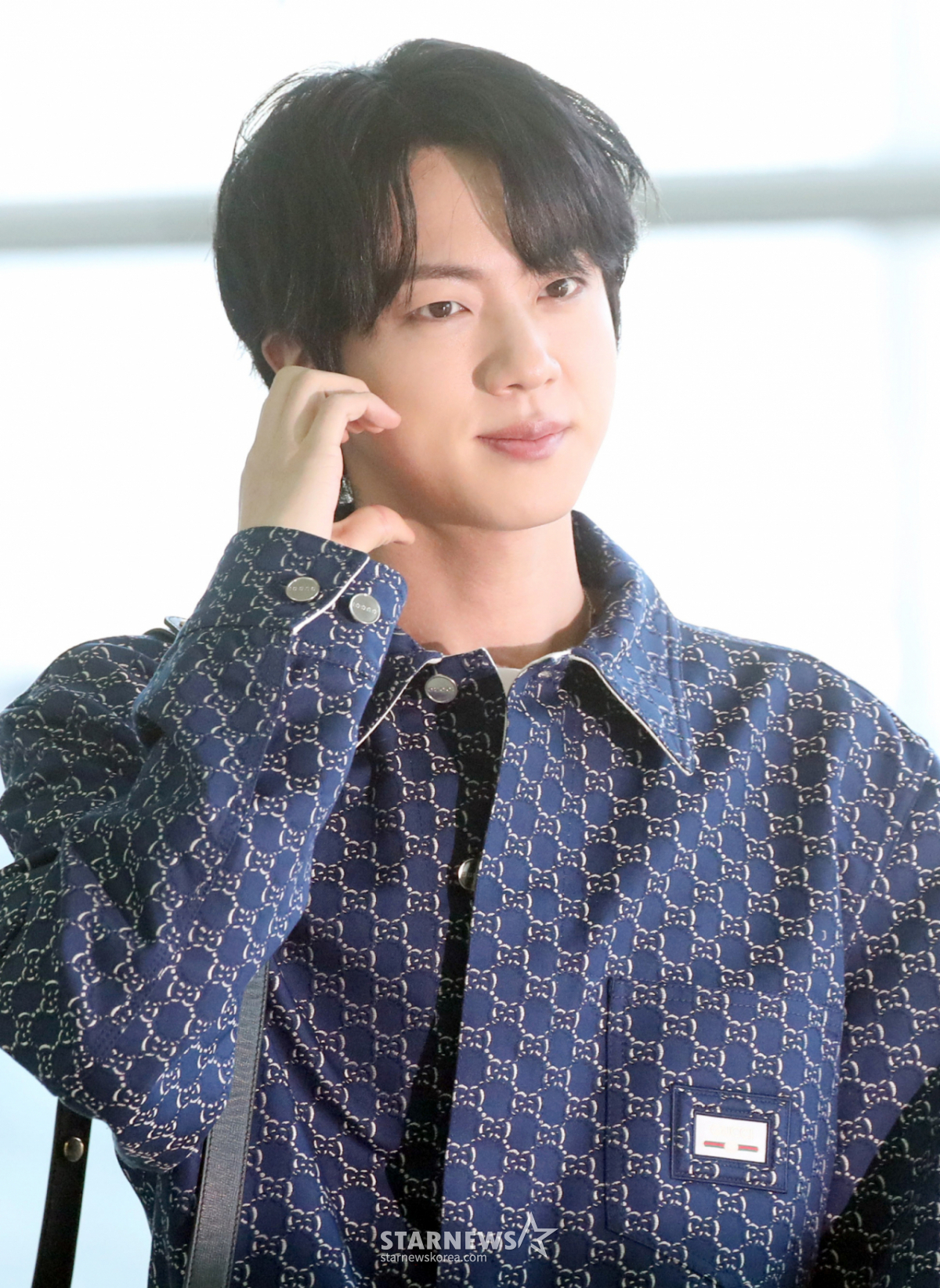 'BTS 진 강제추행 혐의' 日여성, 첫 공판 불출석..16일로 연기 [스타이슈...
