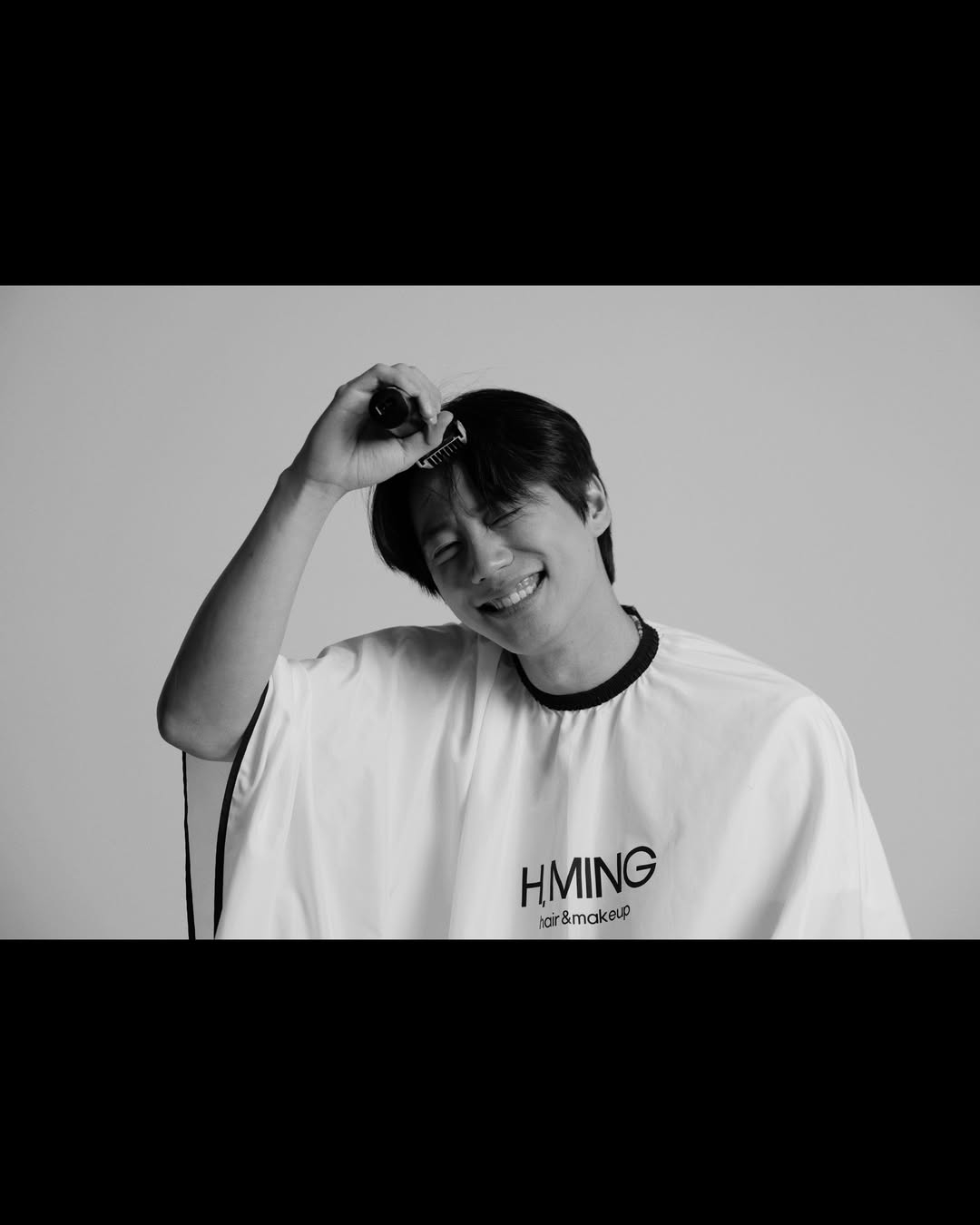 <b>이준영</b>, 오늘(21일) <b>현역 입대</b>..셀프 삭발 현장 포착 [스타이슈]