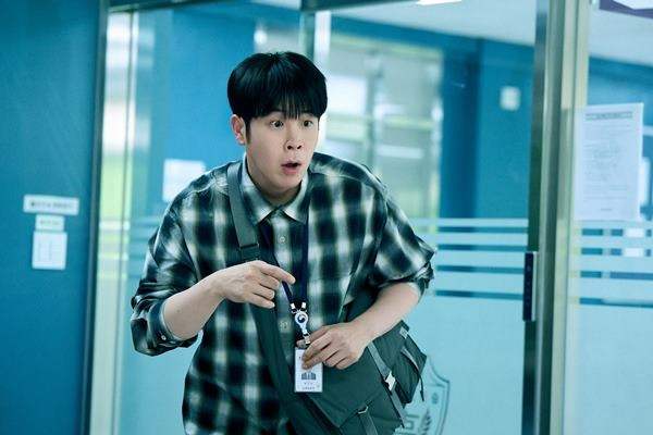 "'참교육' <b>피오</b>, 제주서 <b>교통사고</b>..생명 지장 없어"