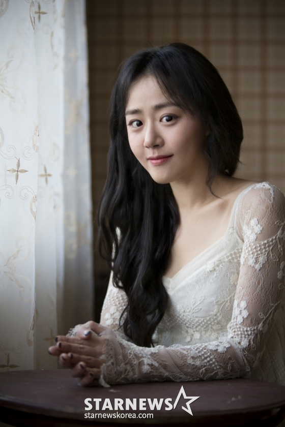 [공식]문근영, 품절녀 됐다..7세 연상 <b>배우 정평</b>과 결혼