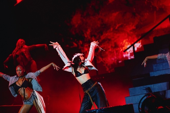 Jennie Makes Lollapalooza History, but Reviews Are Split