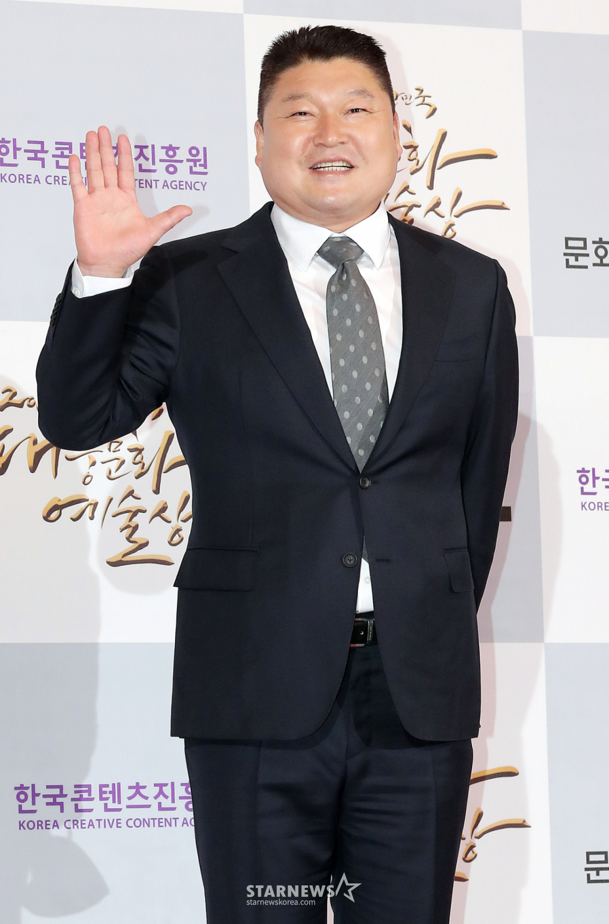 <b>강호동</b>, 8년 만에 '<b>대탈출</b>' <b>하차</b>.."더 뛰어난 후배들이 잘해줄 것" [스타...