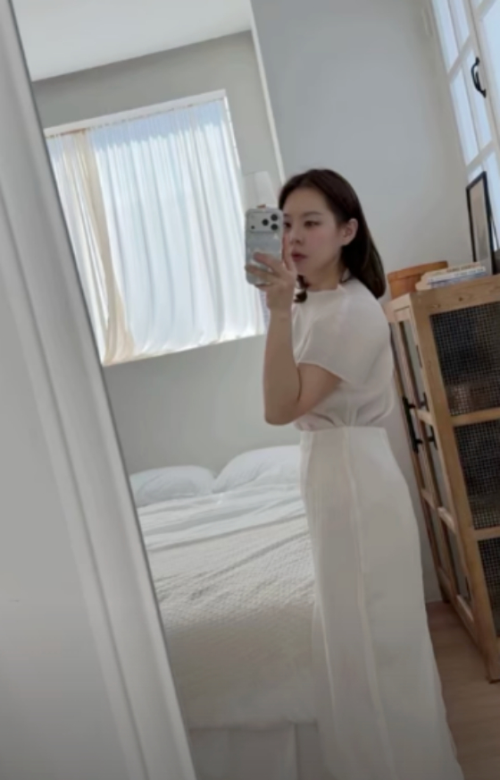 <b>28기 영자</b>, 파경 알린 후 평온한 일상 "고마워"..단아함은 그대로