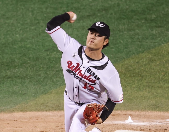'황당 촌극' KBO, <b>LG</b>에 울산 <b>오카다 영입</b> 불허 "가능하다는 최초 회신 내...