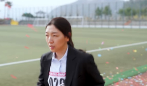 '하영 논란' 난리인데..<b>혁오</b>, '日<b>전범 후손</b>' 안도 사쿠라 <b>뮤비</b> 출연 '시...
