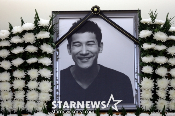 '<b>커피프린스</b>' 미소 여전..故이언 오늘(21일) 먹먹한 18주기[스타이슈]
