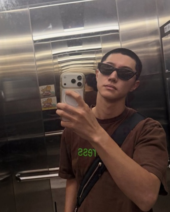 <b>곽동연</b>, 오늘(25일) 현역 <b>입대</b>..까까머리 공개 "다들 행복하게 지내시길...