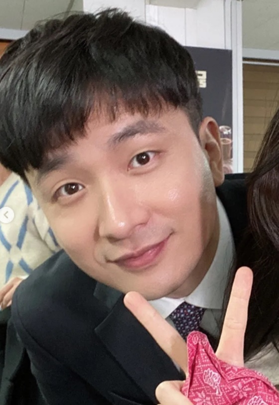 [속보] '푸른거탑' <b>배우 이용주</b>, 별세..향년 44세