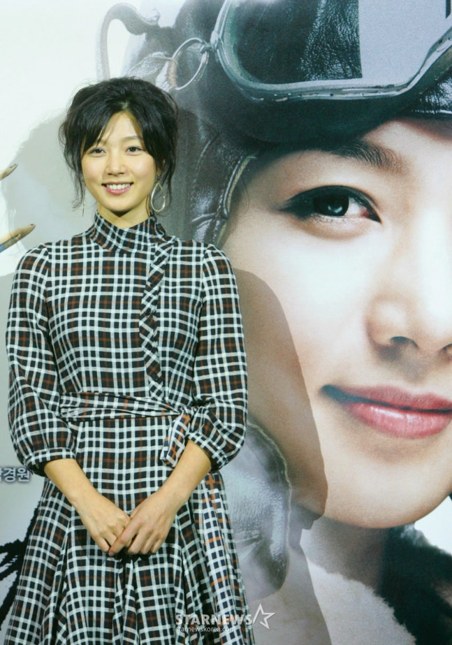 '국화꽃향기' 남기고 하늘의 별로..故<b>장진영</b>, 오늘(1일) <b>17주기</b> [스타이...
