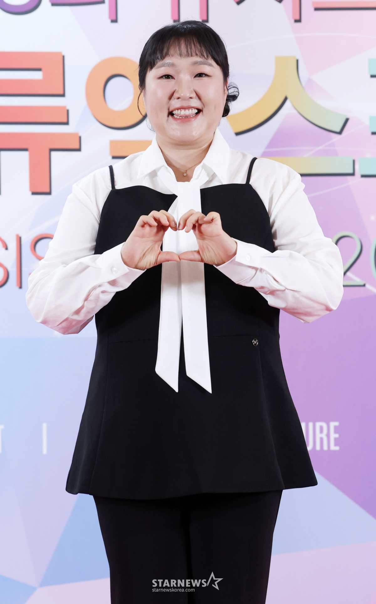 <b>이수지</b> 측 "허위사실 유포·악플 등 선처 없이 엄정 <b>대응</b>"[전문]