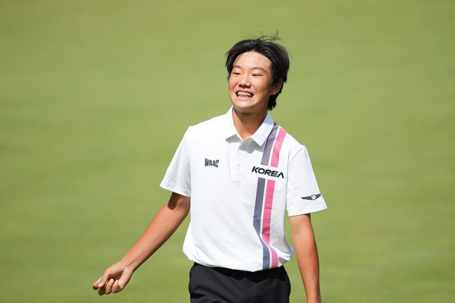 손제이가 11일 허정구배 한국아마추어골프선수권대회에서 우승을 차지하고 미소를 짓고 있다. /사진=대한골프협회 제공