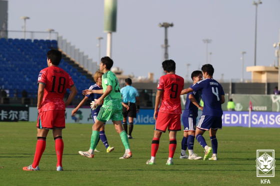 지난 1월 사우디아라비아에서 열린 2026 아시아축구연맹(AFC) U23 아시안컵 한일전 경기 모습. 당시 이민성호는 일본에 져 결승 진출에 실패했는데, 일본은 한국보다 두 살 어린 U21 대표팀이었다. /사진=대한축구협회 제공