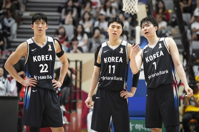 韓 <b>농구</b> 4강 진출! 110점까지 넘겼다, 이현중 28점 '원맨쇼'... 요르단 완...