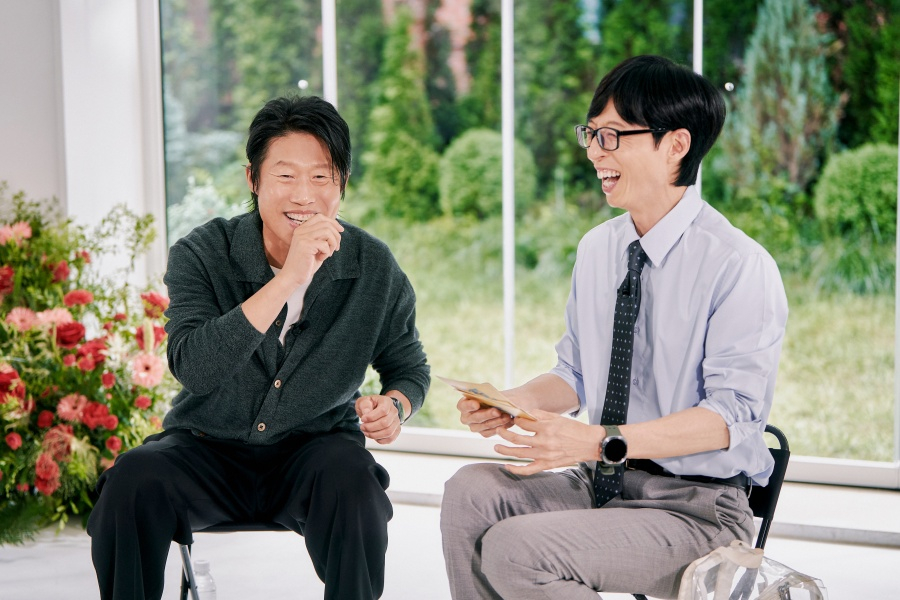 유해진 "<b>허진호</b>는 '물음표', 장항준은 무조건 'OK'"..연출 스타일 공개 ...
