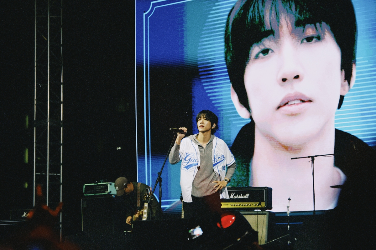 <b>이승윤</b>, 국내외 페스티벌→<b>대학 축제</b>..폭발적 떼창 열기