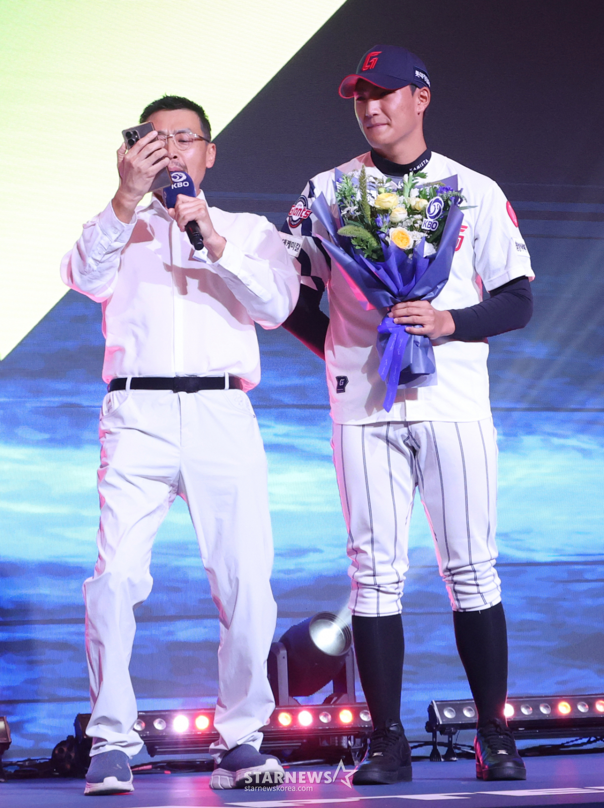 [포토] <b>박근서</b> '누가 아빠 <b>라밤바</b> 댄스 좀 말려줘요'