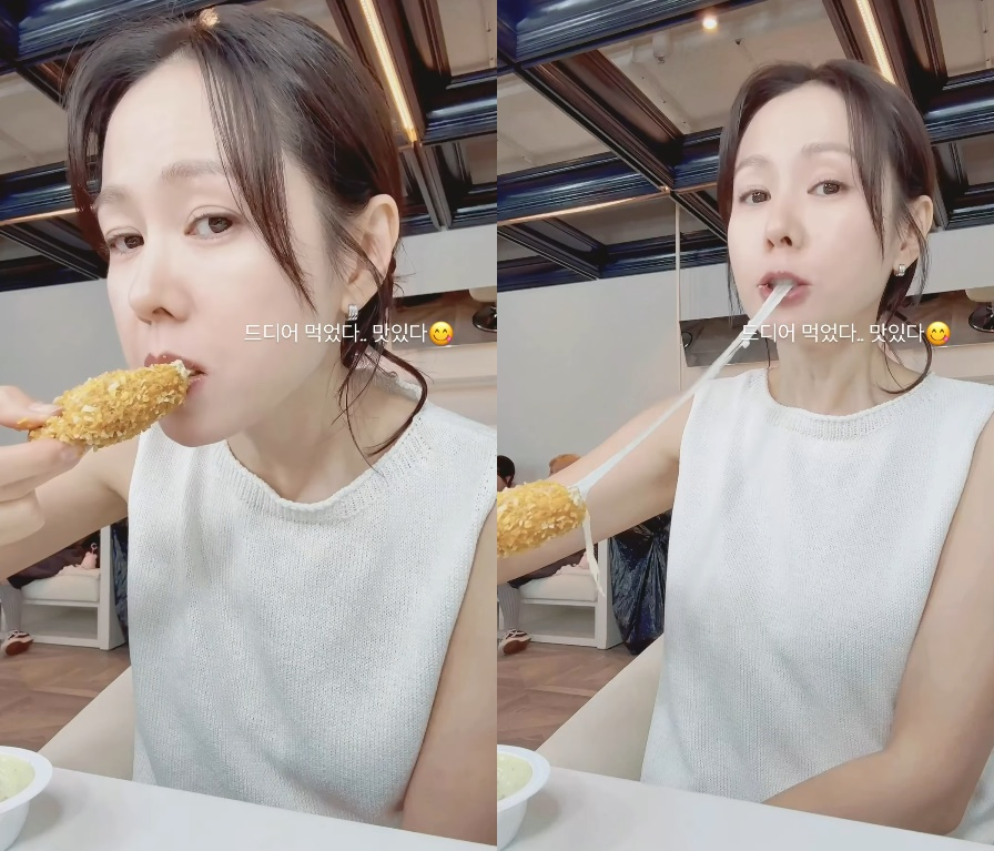 <b>손예진</b>, <b>먹방</b>에 "<b>쩝쩝</b> 깬다" 논쟁..日까지 번졌다 [스타이슈]