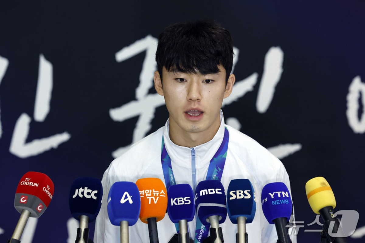 "<b>군대</b> 안 갑니다"... '金 직후 논란' <b>이기혁</b>, 끝내 직접 <b>사과</b> "국방의 의...