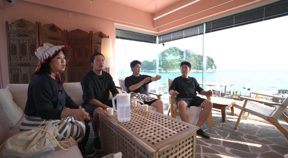 김숙, 220평 제주 '세컨드 하우스' 국가유산 해제 후 집들이 [<b>홈즈</b>]
