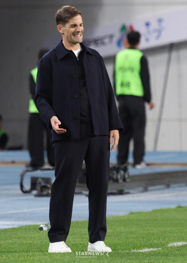 로베르트 모레노 한국 축구대표팀 임시 감독. /사진=김진경 대기자.