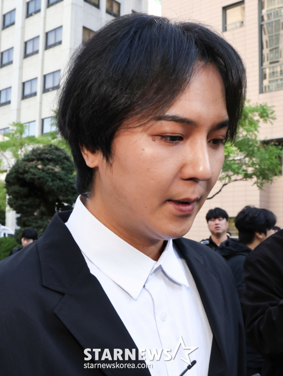 [단독]<b>송민호</b> 복무관리자, <b>병역법 위반</b> 집행유예 2년 판결 '불복'