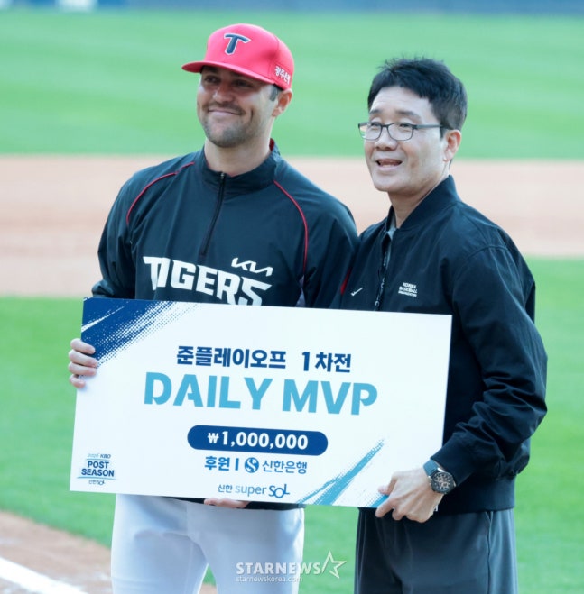[한번에쓱] 김도영 따돌리며 준PO1차전 MVP '7이닝 1실점 호투' 네일