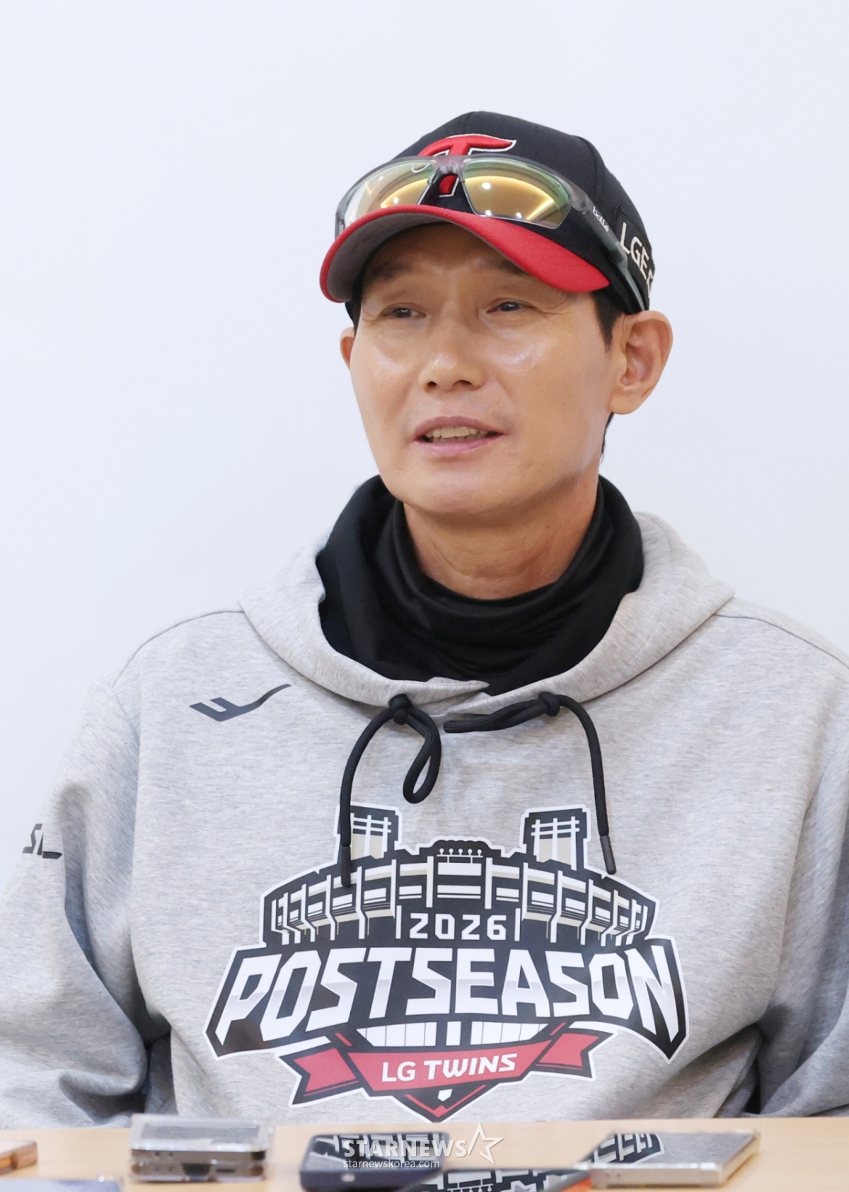 홍창기 빼고 '무릎 부상' 오지환 2번이라니... 벼랑 끝 LG <b>염경엽</b> 마지막...