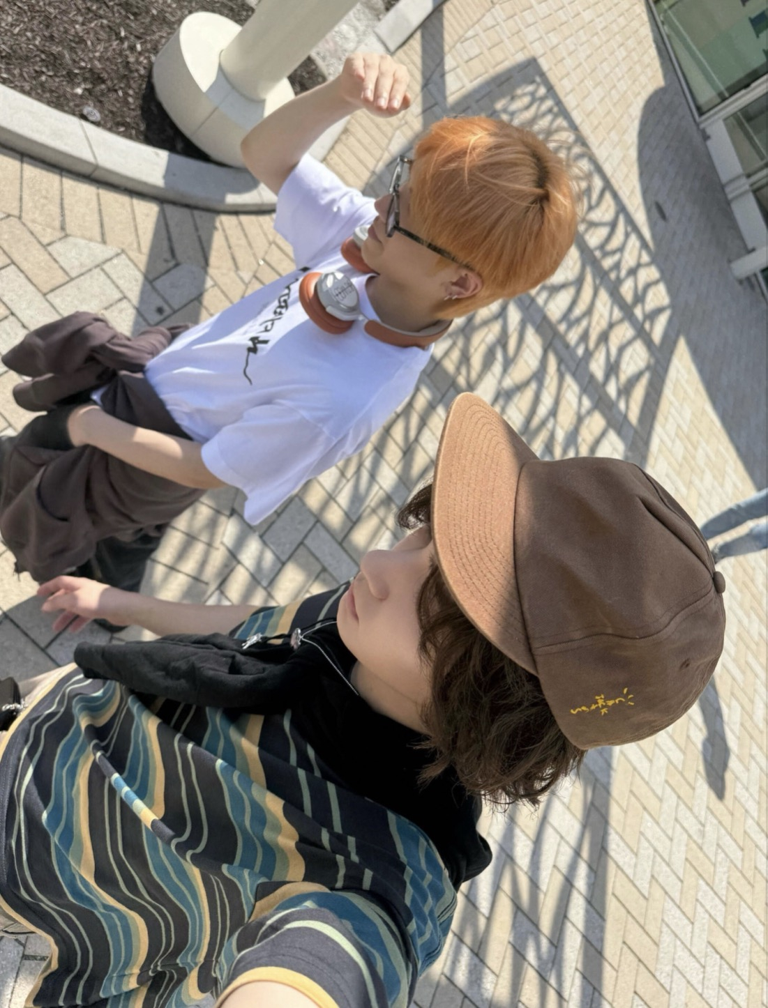 BOYNEXTDOORのリウが屋外で撮影した写真