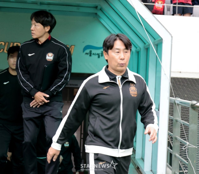 [한번에쓱] '오늘 강원 잡고 우승하자!' FC서울 김기동 감독