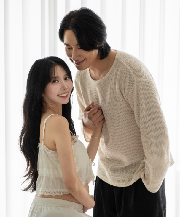 '<b>이지훈</b>' <b>아야네</b>, 임신 막달 계단서 낙상 <b>사고</b>.."손목과 허리 아파" [...