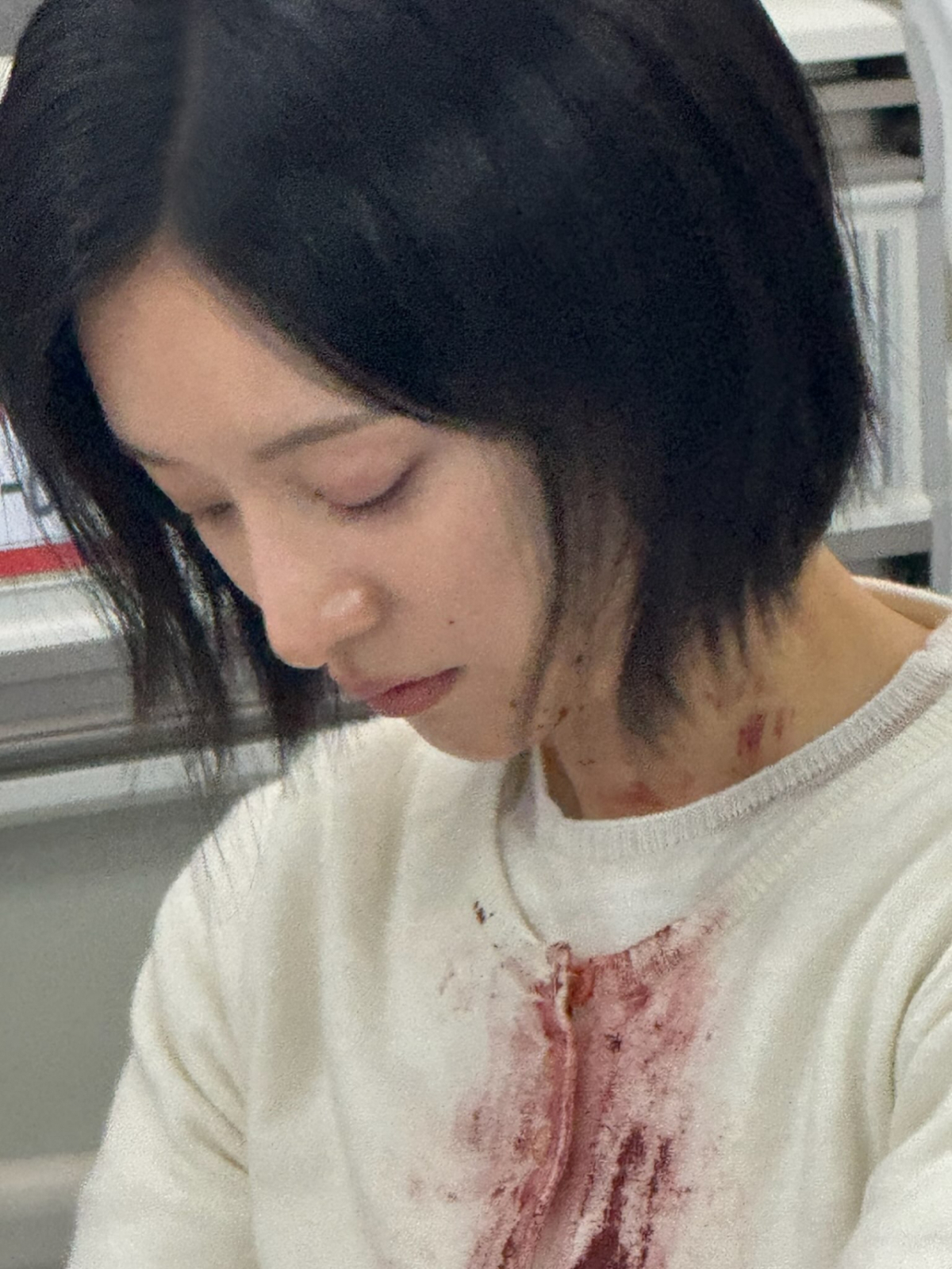 ドラマ『ドクターX』の撮影で血のりを付けたキム・ジウォン