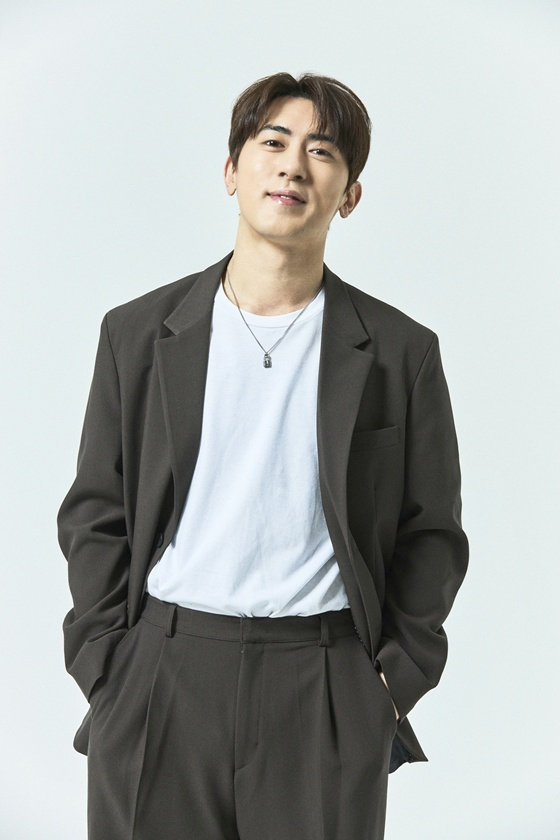 <b>김원훈</b> "강지영, 가장 '<b>직장인</b>' 같다..제일 좋은 향기 나서" [인터뷰]
